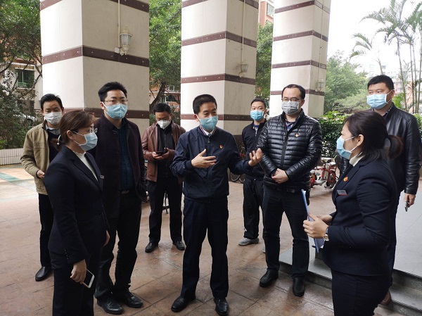 市城管和综合执法局杨雷副局长带队到基层开展疫情防控服务指导工作